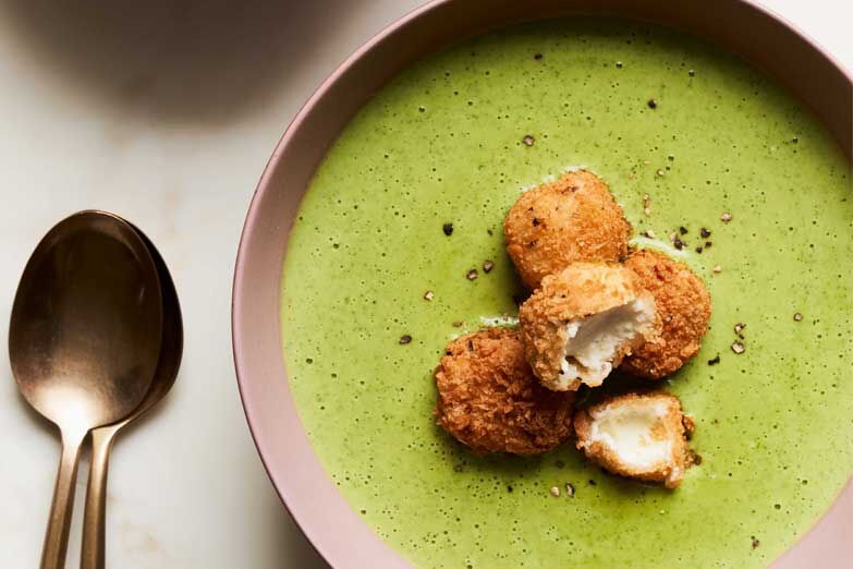 Foto von Brunnenkresse-Suppe mit Ziegenkäse-Topping